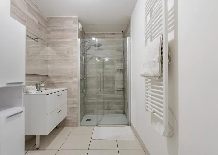 Amedee Saint Germain Apartman *